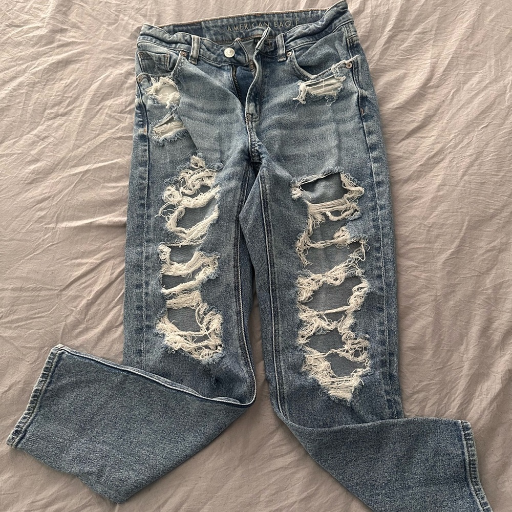 American eagle ripped mom jeans